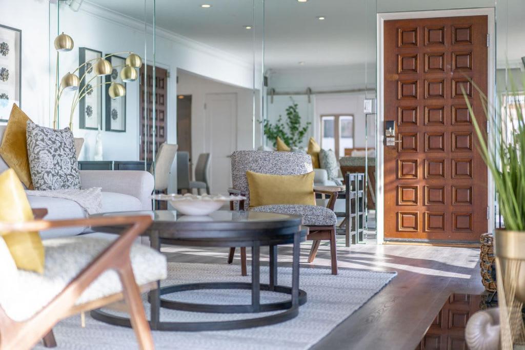 Oceanfront Townhome With Breathtaking Views Holiday home *